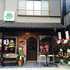 隠れ屋