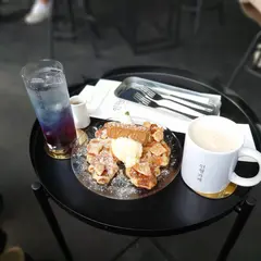인형 카페-𝐃𝐎𝐋𝐋𝐂𝐀𝐅𝐄-
