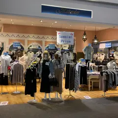 マジェンダ イオンレイクタウンmori店