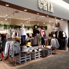 CRYX イオンレイクタウンkaze店