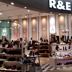 R&E（アールアンドイー） イオンレイクタウンkaze店