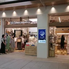 プレミィコロミィ エキュート日暮里店