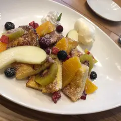 fruit dining Hills Cafe