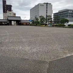 鷲の門広場（わしのもんひろば）
