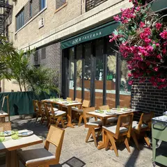 Lola Taverna