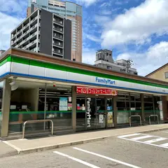 ファミリーマート 金沢本町店