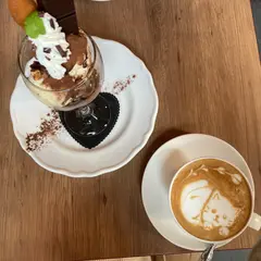  latte art cafe Crema （ラテアートカフェ クレマ）