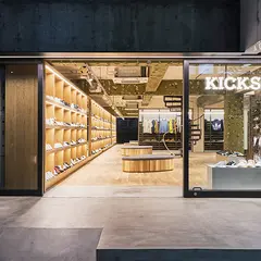 KICKS LAB. キックスラボ 原宿店