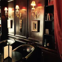 La Villa Des Abbesses