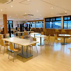 桜ヶ池のほとりのカフェ CAFÉ TRiAN(カフェ トリアン)