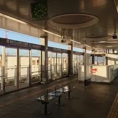 赤土小学校前駅