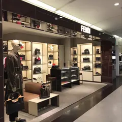 フェンディ 阪急メンズ大阪