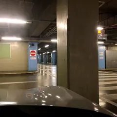 日立シビックセンター地下駐車場