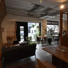 eggs上野桜木 café & salon