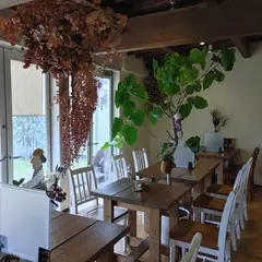 nachu cafe Leaf