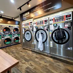 大型コインランドリー マンマチャオ横浜西口店