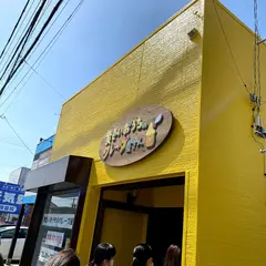 黄色いおうちのクレープ屋さん