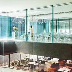 新潟モノリス（MONOLITH）