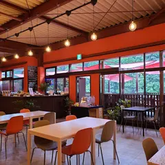 THE RIVERSIDE CAFE