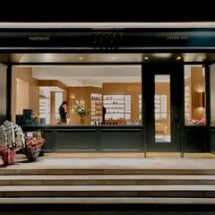 D'ORSAY AOYAMA本店 (ドルセー 青山本店）