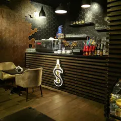 Shisha خان Cafe & Restaurant
