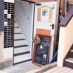 カヌレ専門店trois