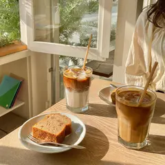 シックス オア サード  コーヒースタンド（SIXTH OR THIRD COFFEE STAND）