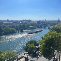 Le Tout-Paris - Cheval Blanc Paris