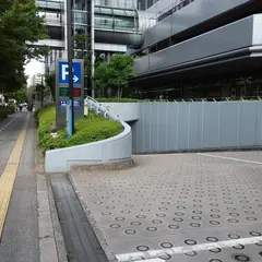 松下IMPビルパーキング