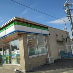 ファミリーマート 大府長草店