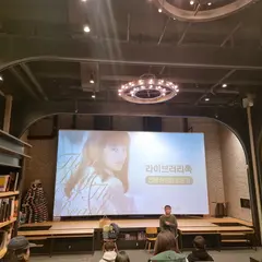 CGV明洞駅 シネマライブラリー