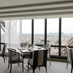 Le Jules Verne
