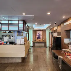 ソンブーン ウドムスック店