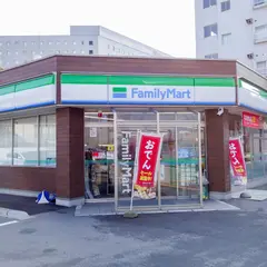 ファミリーマート金沢駅西口店