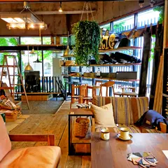 SQUARE Furniture & Coffee stand（スクエア ファニチャー コーヒー スタンド）