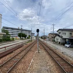 額住宅前駅