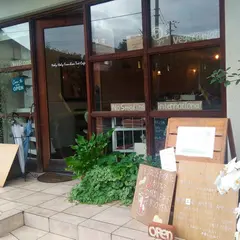 Holy Holy Familiar Tree Cafe