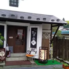 カフェー ブリキイヌ