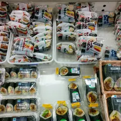 ファミリーマート 那覇空港ターミナル店