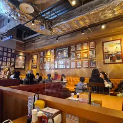 American House Diner 港山下店 アメリカンハウス