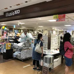illusie300 浅草東武エキミセ店