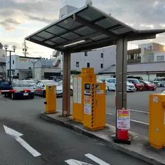 伊勢敬 駅前駐車場