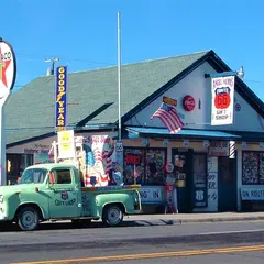 Angel & Vilma Delgadillo's Original Route 66 Gift Shop