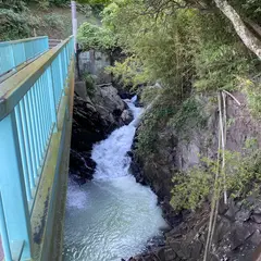 鳴川の滝