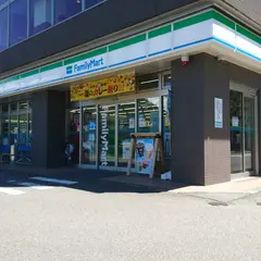ファミリーマート 高千穂武道館前店