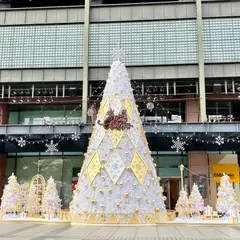 新光三越 台中中港店