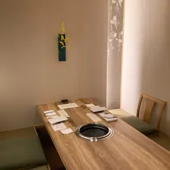 肉亭 結