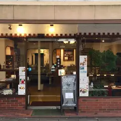 カフェ ｚｕｓｈｉ ｃｕｒｒｙ＆ぱん屋 ＬｅｕＣｏｃｏＲｙｎｅ 蹴上