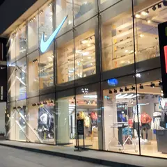 Nike Apgujeong