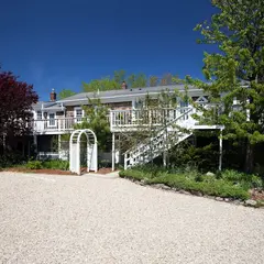Salt House Inn